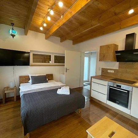 Ferienwohnung Im Stadtzentrum Von Bernau - Komfortable Wohnung Mit 2 Zimmern, Bad, Spuelmaschine, Waschmaschine, Komplette Kueche, Wlan, Terrasse, Ruhige Lage Bernau bei Berlin Buitenkant foto