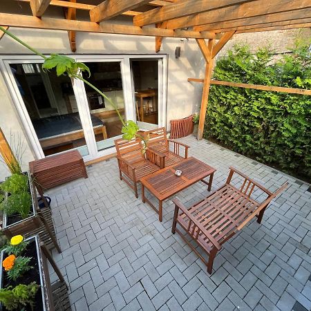 Ferienwohnung Im Stadtzentrum Von Bernau - Komfortable Wohnung Mit 2 Zimmern, Bad, Spuelmaschine, Waschmaschine, Komplette Kueche, Wlan, Terrasse, Ruhige Lage Bernau bei Berlin Buitenkant foto