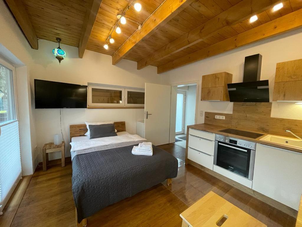 Ferienwohnung Im Stadtzentrum Von Bernau - Komfortable Wohnung Mit 2 Zimmern, Bad, Spuelmaschine, Waschmaschine, Komplette Kueche, Wlan, Terrasse, Ruhige Lage Bernau bei Berlin Buitenkant foto