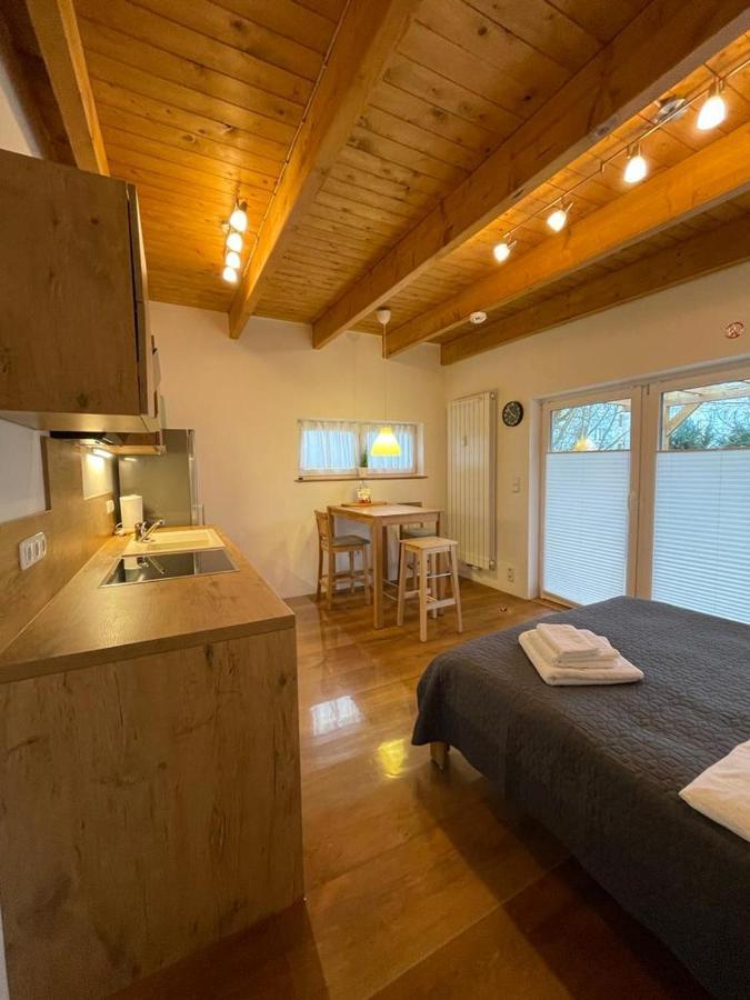 Ferienwohnung Im Stadtzentrum Von Bernau - Komfortable Wohnung Mit 2 Zimmern, Bad, Spuelmaschine, Waschmaschine, Komplette Kueche, Wlan, Terrasse, Ruhige Lage Bernau bei Berlin Buitenkant foto