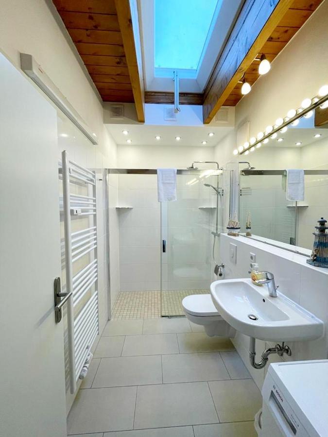 Ferienwohnung Im Stadtzentrum Von Bernau - Komfortable Wohnung Mit 2 Zimmern, Bad, Spuelmaschine, Waschmaschine, Komplette Kueche, Wlan, Terrasse, Ruhige Lage Bernau bei Berlin Buitenkant foto