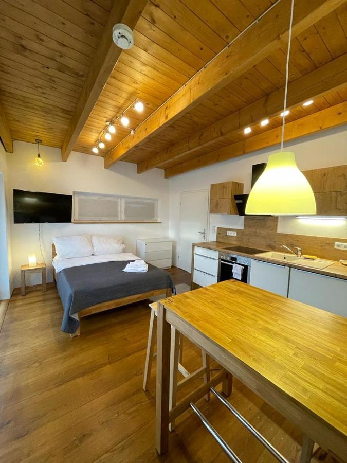 Ferienwohnung Im Stadtzentrum Von Bernau - Komfortable Wohnung Mit 2 Zimmern, Bad, Spuelmaschine, Waschmaschine, Komplette Kueche, Wlan, Terrasse, Ruhige Lage Bernau bei Berlin Buitenkant foto