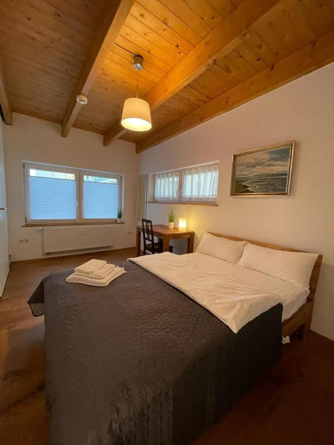 Ferienwohnung Im Stadtzentrum Von Bernau - Komfortable Wohnung Mit 2 Zimmern, Bad, Spuelmaschine, Waschmaschine, Komplette Kueche, Wlan, Terrasse, Ruhige Lage Bernau bei Berlin Buitenkant foto