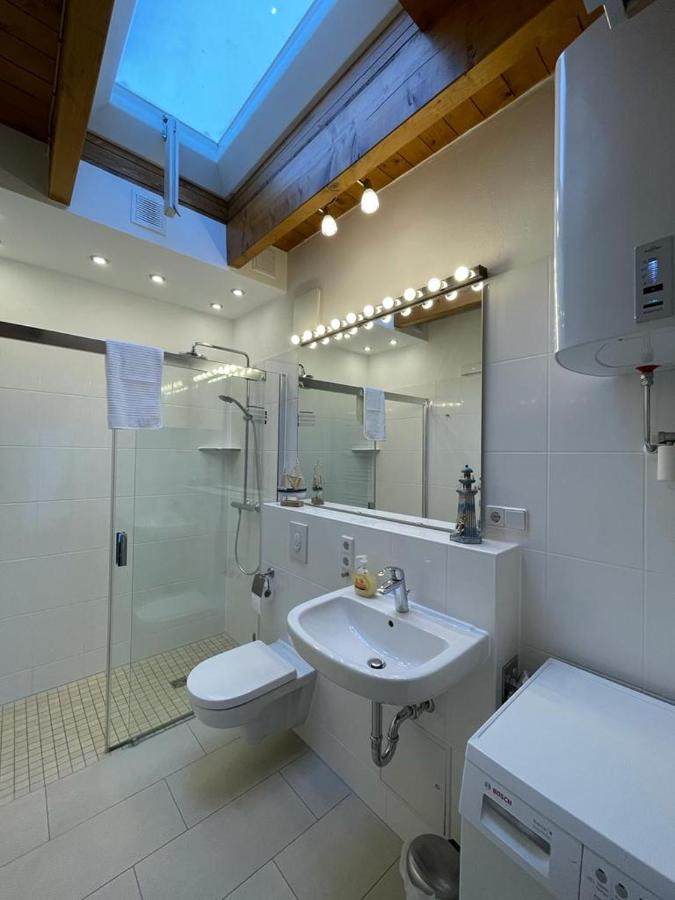 Ferienwohnung Im Stadtzentrum Von Bernau - Komfortable Wohnung Mit 2 Zimmern, Bad, Spuelmaschine, Waschmaschine, Komplette Kueche, Wlan, Terrasse, Ruhige Lage Bernau bei Berlin Buitenkant foto