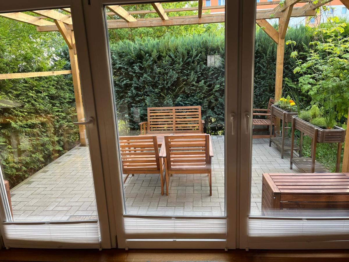 Ferienwohnung Im Stadtzentrum Von Bernau - Komfortable Wohnung Mit 2 Zimmern, Bad, Spuelmaschine, Waschmaschine, Komplette Kueche, Wlan, Terrasse, Ruhige Lage Bernau bei Berlin Buitenkant foto