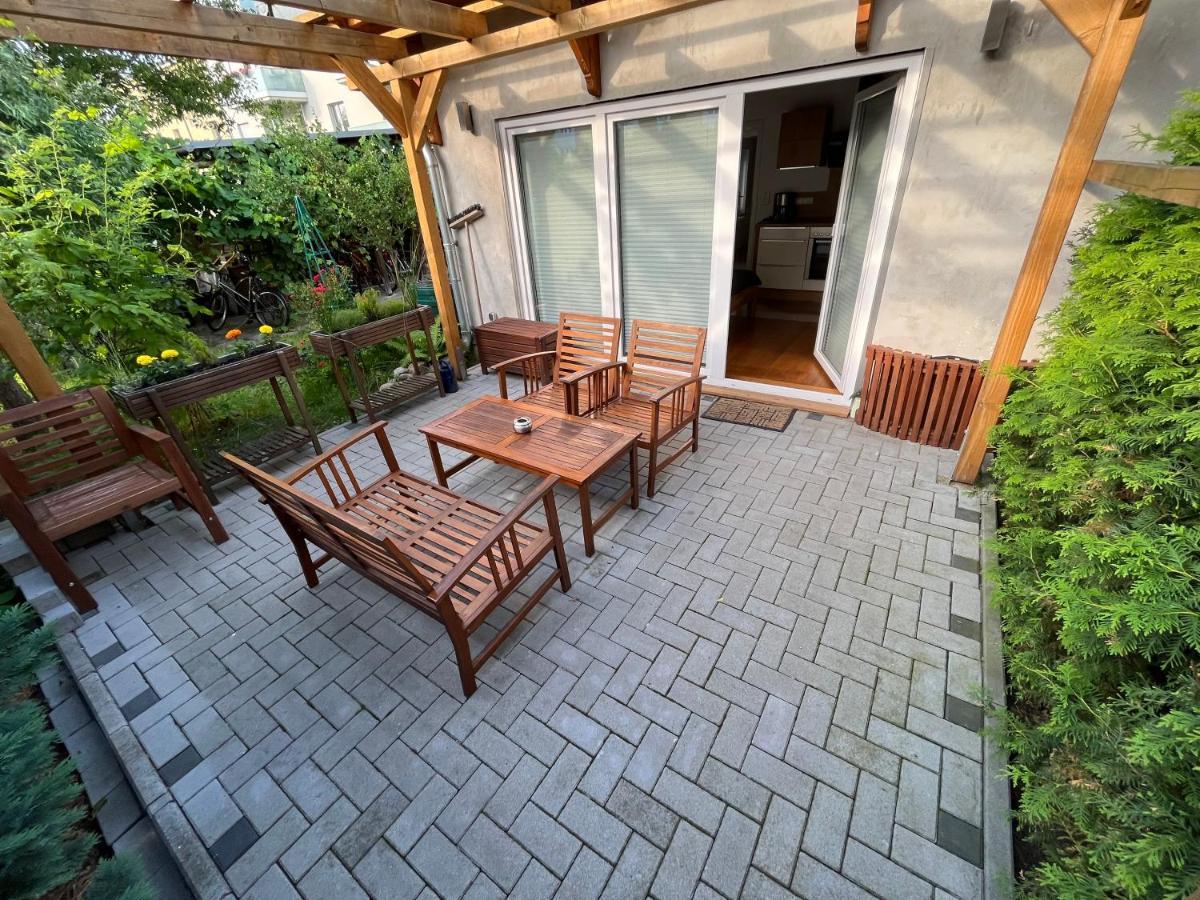 Ferienwohnung Im Stadtzentrum Von Bernau - Komfortable Wohnung Mit 2 Zimmern, Bad, Spuelmaschine, Waschmaschine, Komplette Kueche, Wlan, Terrasse, Ruhige Lage Bernau bei Berlin Buitenkant foto